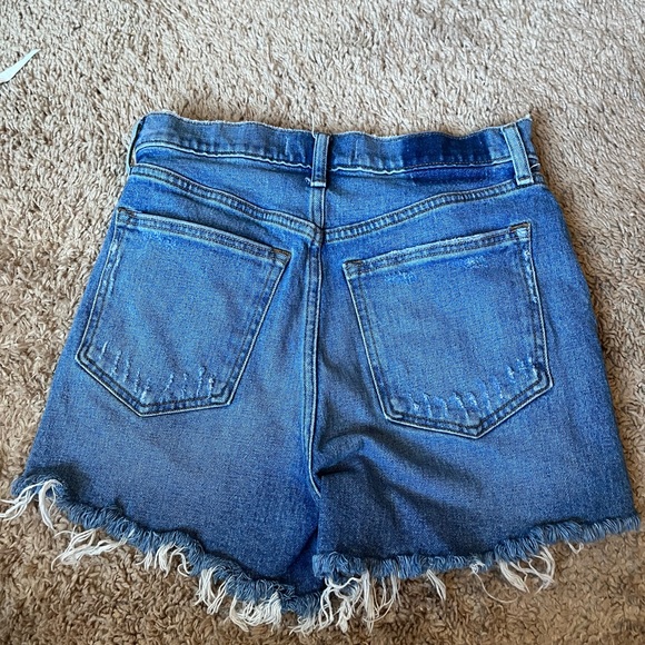 SOLD ON CROSSPOST Abercrombie and Fitch high rise mom short - Picture 8 of 10